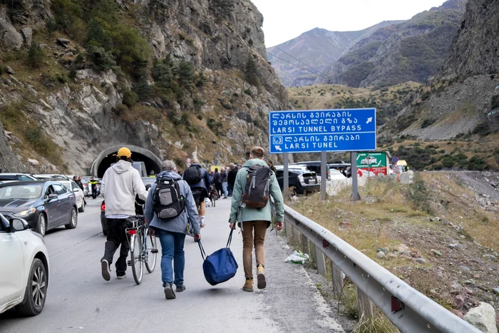 Mii de ruși au fugit din țară de frica mobilizarii, iar unii dintre ei au ajuns în România