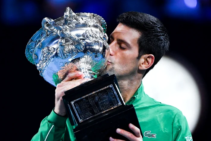 Novack Djokovici, deţinătorul trofeului Australian Open la masculin