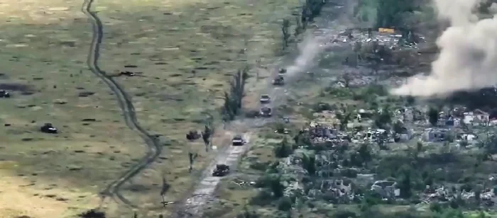 Convoi rusesc, surprins de un atac aerian al Kievului FOTO Captură Video