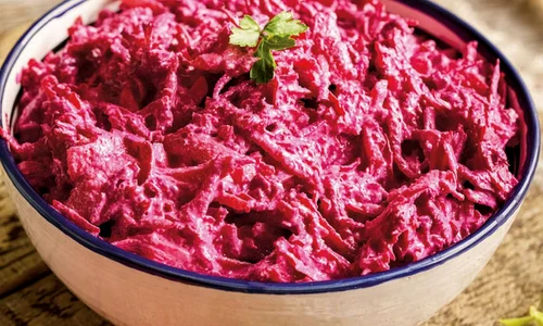 salata de sfeclaa cu mere si smantana jpg