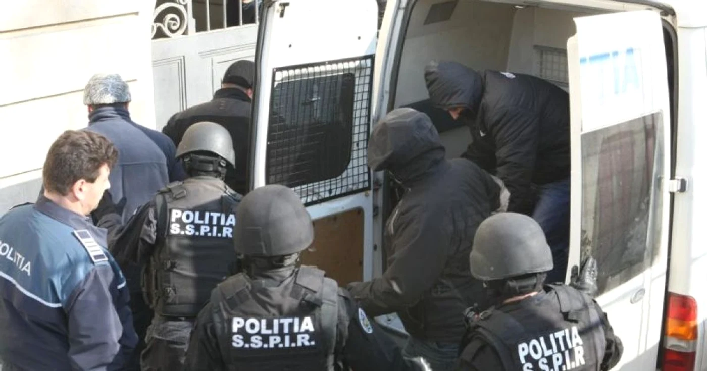 Cei şase inculpaţi vor fi judecaţi astăzi la Tribunalul Bucureşti foto:arhivă