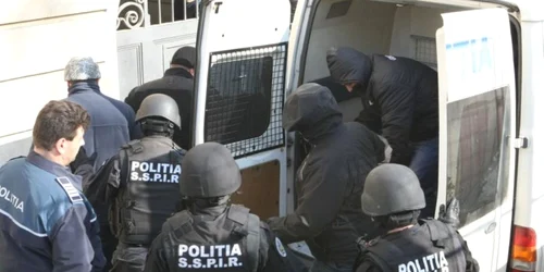 Cei şase inculpaţi vor fi judecaţi astăzi la Tribunalul Bucureşti foto:arhivă