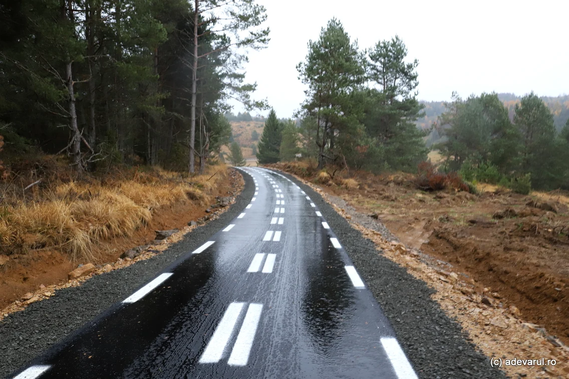 Pista de biciclete de la Vadu Dobrii  Foto Daniel Guță ADEVĂRUL (29) JPG