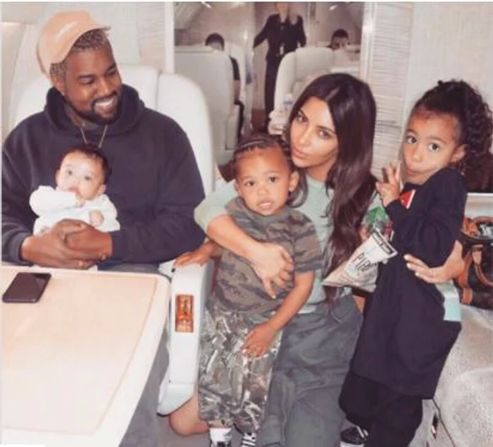 Kim Kardashian și Kanye West împreună cu copiiiFoto: Instagram