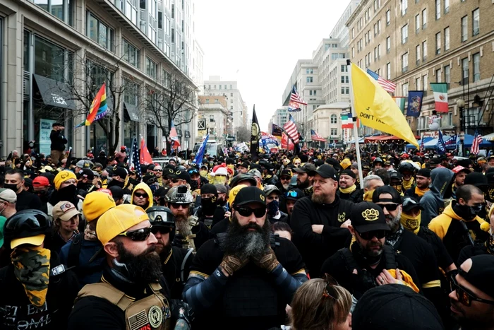 Membri Proud Boys la un miting în 2020 FOTO EPA-EFE