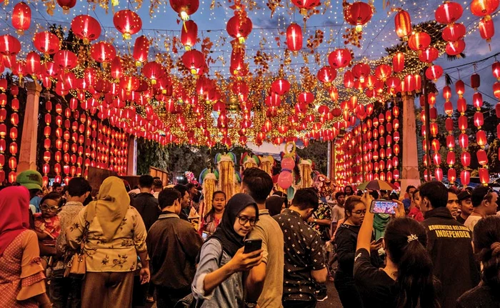 Orașele chineze sunt pline în această perioadă de lampioane colorate și semne ale intrării în Anul ȘobolanuluiFoto: gettyimages