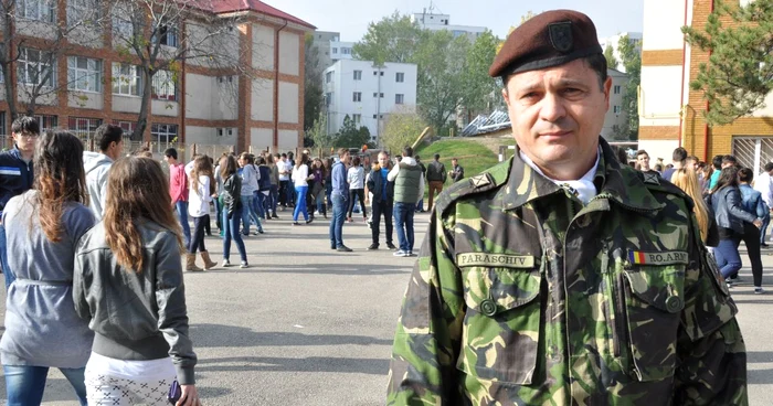 Locotenent-colonelul Florin Paraschiv a luptat pe fronturile din Afganistan şi Irak FOTO: Mădălin Sofronie