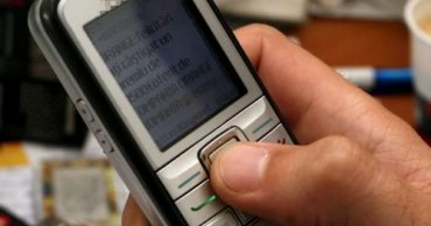 Piteşti: Impostorii dau ţepe pe telefonul mobil