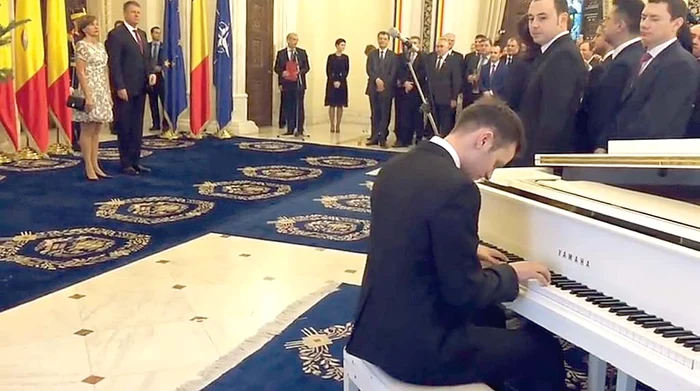 Klaus Iohannis l-a invitat pe Valentin la Palatul Cotroceni, pentru a cânta la pian “Deşteaptă-te române”