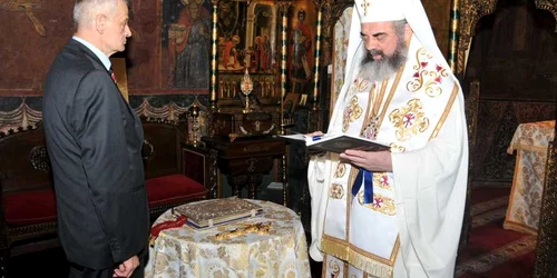 sorin oprescu si patriarhul daniel
