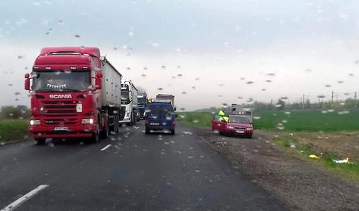 Imagine de la accidentul mortal de pe DN25 FOTO Grupul Şoferilor don Galaţi/Facebook