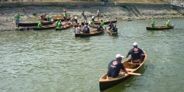 Festivalul Internaţional al Bărcilor cu Vâsle Rowmania