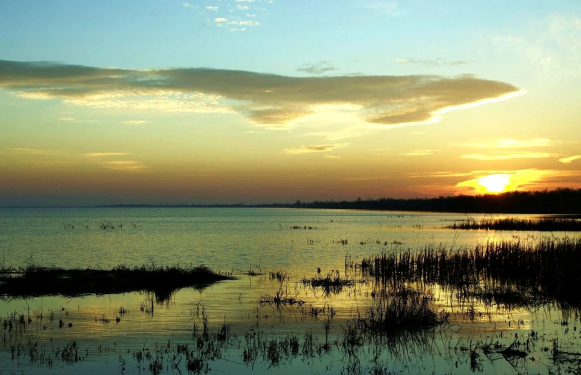 Lacul Brateş, unul dintre cele mai mari din ţară. Foto: Adevărul