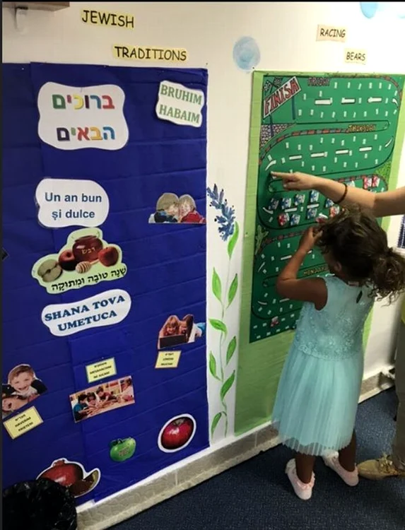 Sofia Anais este încântată deja de cum a fost primită la grădiniţă