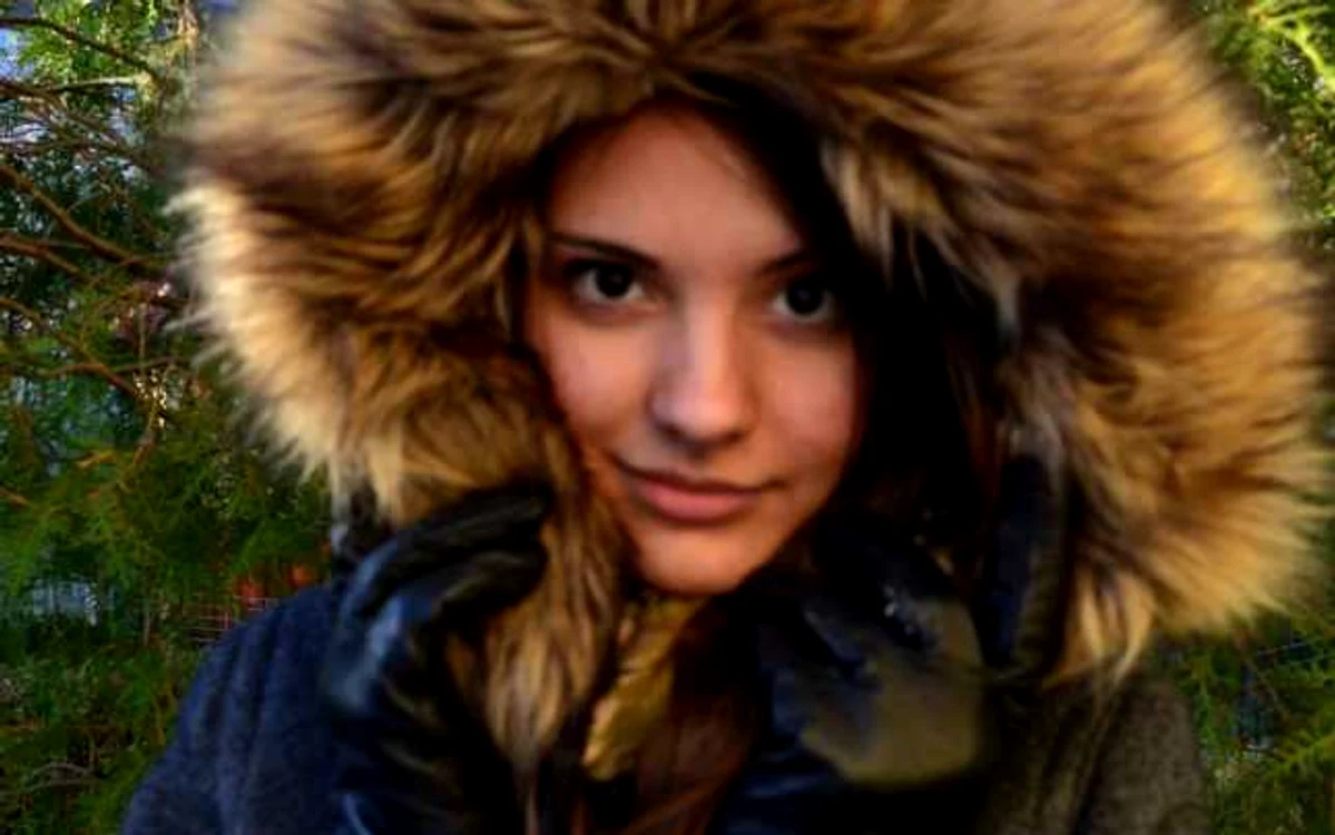 Ioana Geambaşu, o altă tânără frumoasă şi deşteaptă. care a pierit în incendiul din Colectiv. FOTO Facebook