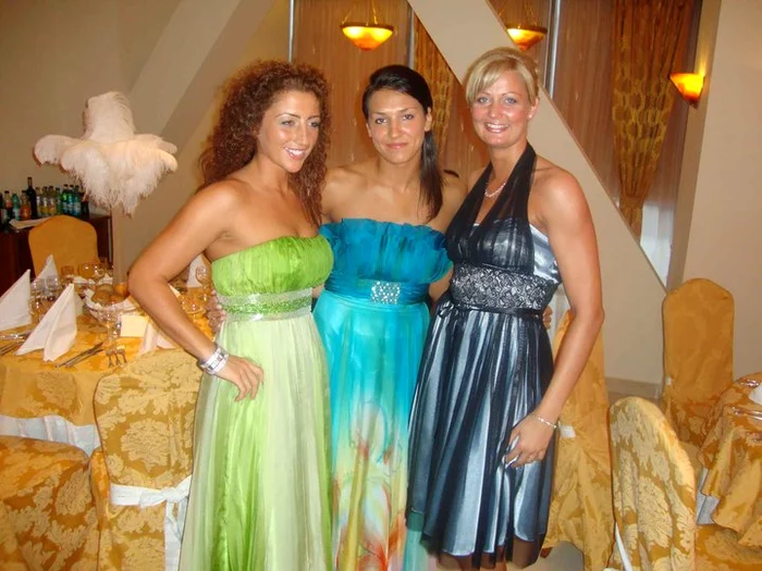 
    Patricia Vizitiu, Cristina Neagu şi Gabriella Szucs  