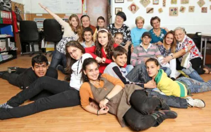 Sala centrului „Generaţii“, la sfârşitul repetiţiilor de dans Foto: Petrică Tănase