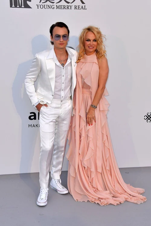 pamela anderson si fiu profimedia 0436197980 jpg jpeg