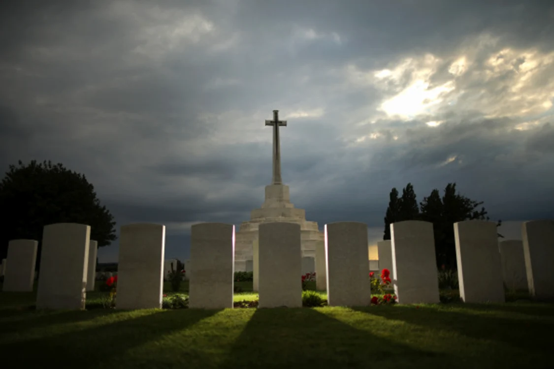 
    În trecut, exista un anumit motiv pentru care morții erau îngropați la doi metri sub pământFoto Getty  