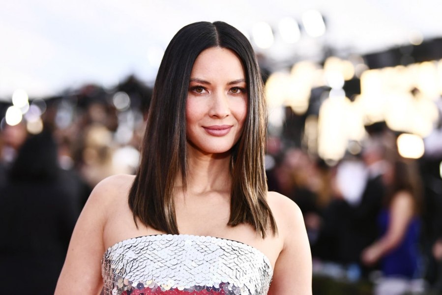 Actrița Olivia Munn a dezvăluit că a suferit o dublă mastectomie, după ce a fost diagnosticată cu cancer