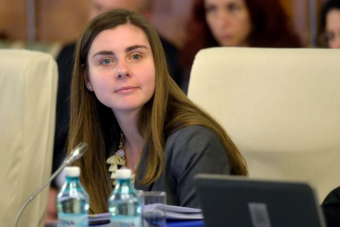 Ioana Petrescu, ministrul Finanţelor, a limitat indemnizaţiile plătite reprezentanţiilor instituţiei în Adunarea Generală a Acţionarilor de la CEC Bank şi Eximbank FOTO Mediafax