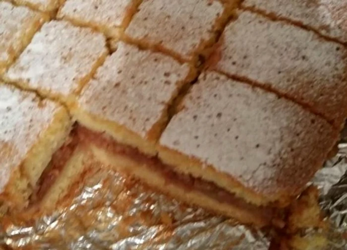 
    Cea mai delicioasa reteta de prajitura cu mere  