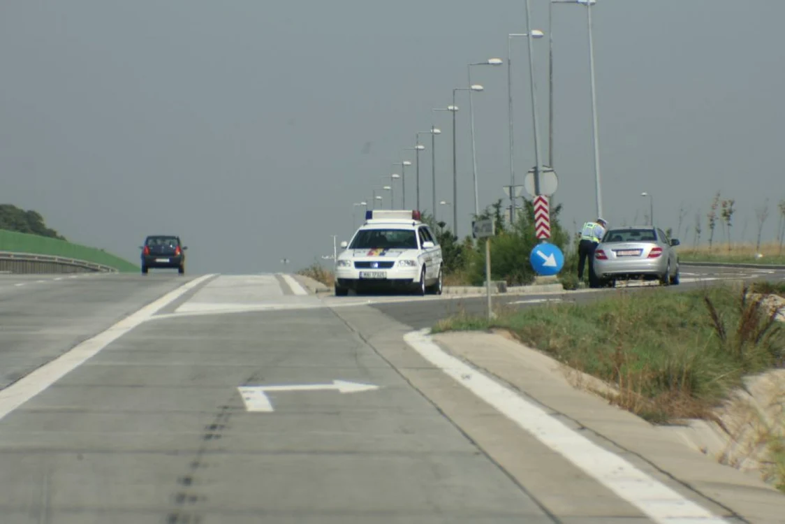 Patru şoferi vitezomani, prinşi pe A2 FOTO Adevărul