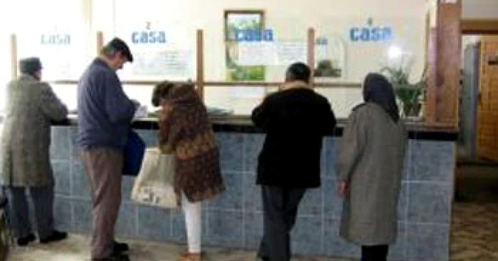 Instituţiile şi-au schimbat programul cu publicul