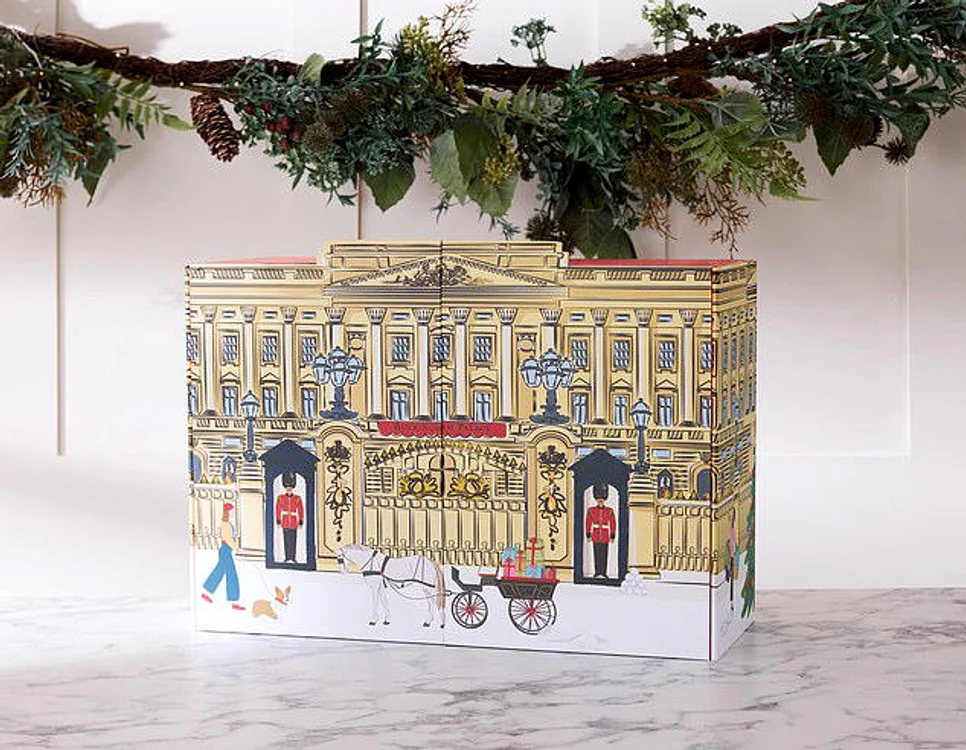 Calendarul de Advent personalizabil al magazinului regal de la Palatul Buckingham.