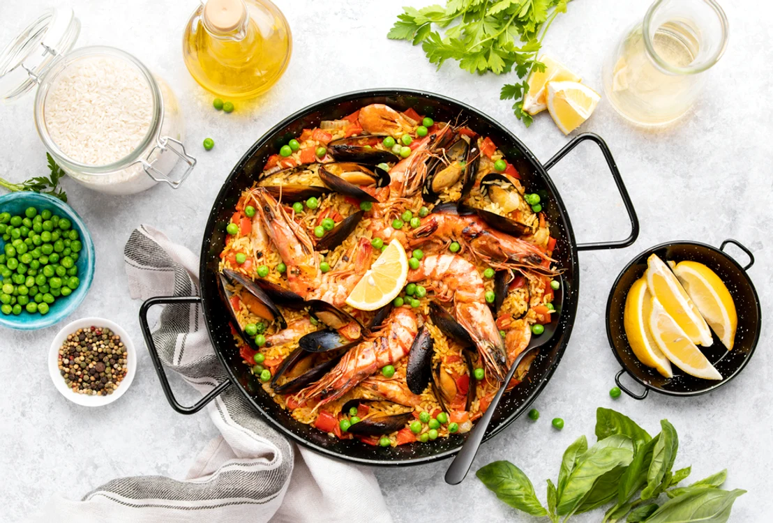 paella pui fructe de mare shutterstock 2001500150 jpg