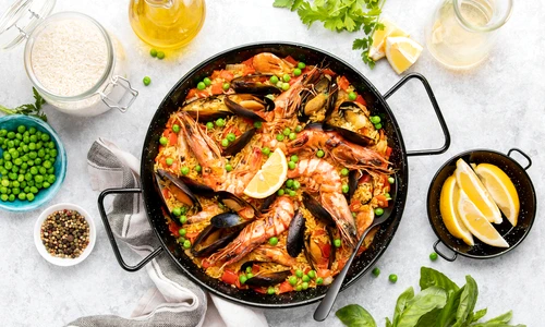 paella pui fructe de mare shutterstock 2001500150 jpg