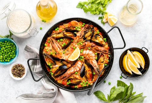 paella pui fructe de mare shutterstock 2001500150 jpg