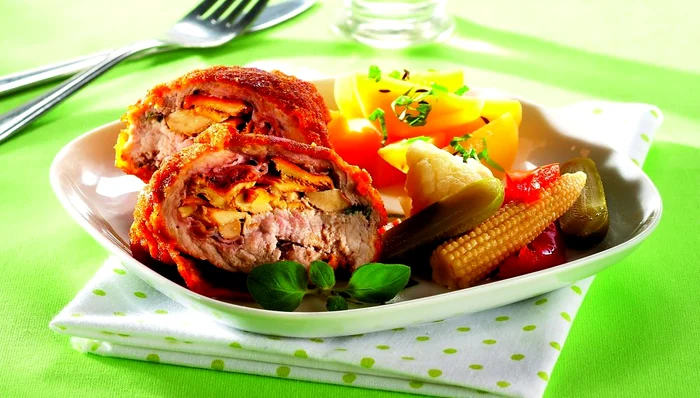 rulou de porc cu ciuperci profimedia 0014144806 jpeg