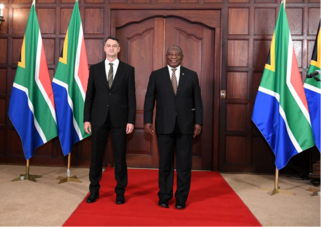 Ambasadorul Ungariei, Attila Horváth alături de președintele Republicii Africa de Sud / Facebook