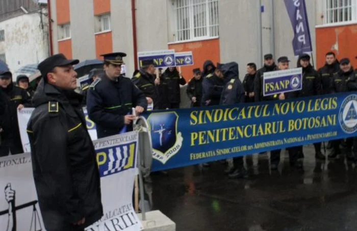 Gardienii Penitenciarului Botoşani s-au plâns de relaţia cu deţinuţii FOTO monitorulbt.ro