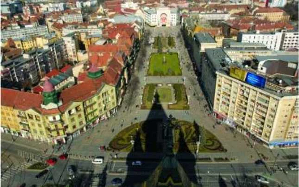 Timişoara: Investiţie de 10 milioane de euro în piaţa în care au murit eroii Revoluţiei (GALERIE FOTO)