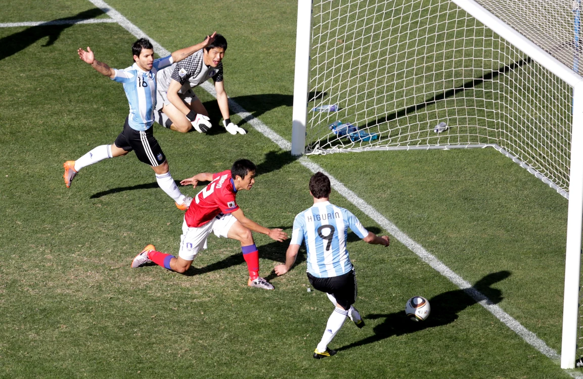 
    Higuain a reuşit "tripla" în faţa Coreei de Sud  