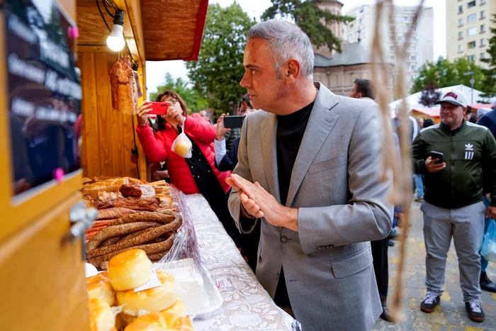 Florin Barbu, printre producătorii români, la Toamna piştesteană. FOTO: CJ Argeş