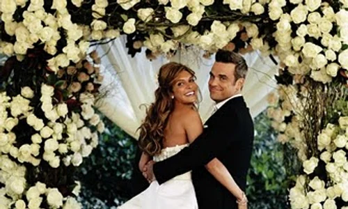 robbie williams and ayda field celebrity weddings 31912082 335 400 png