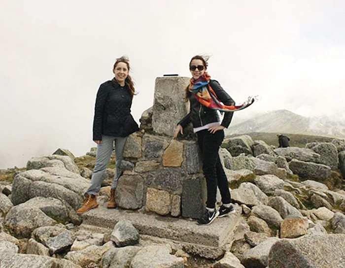 Iulia Jaso şi Delia Wookey şi-au început aventura cucerind Kilimanjaro