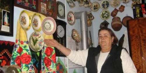 Bistriţa: Doi pensionari şi-au transformat casa într-un muzeu artizanal (GALERIE FOTO)