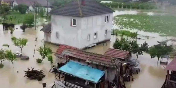 Inundatii Sebia FOTO Twitter jpg