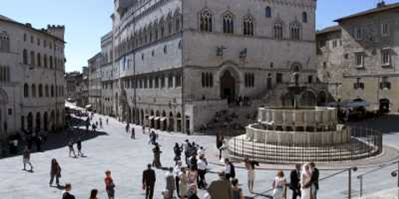 Una dintre pieţele oraşului Perugia FOTO Reuters