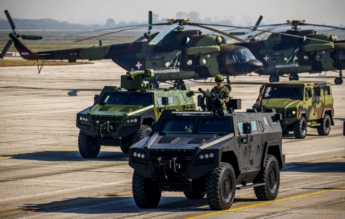 Serbia, deşi este membru al programului NATO de Parteneriat pentru pace şi doreşte în mod oficial aderarea la Uniunea Europeană, continuă să stabilească legături militare, economice şi politice strânse cu Rusia