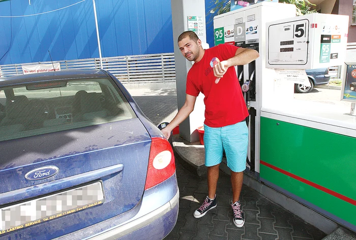 
    În doar o lună şi jumătate, începând cu 31 iulie, preţul carburanţilor a crescut de şase ori  