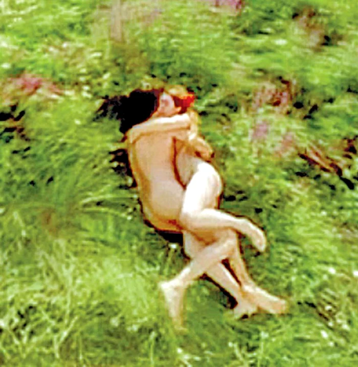 Anemona face amor în iarbă cu Denis Ştefan