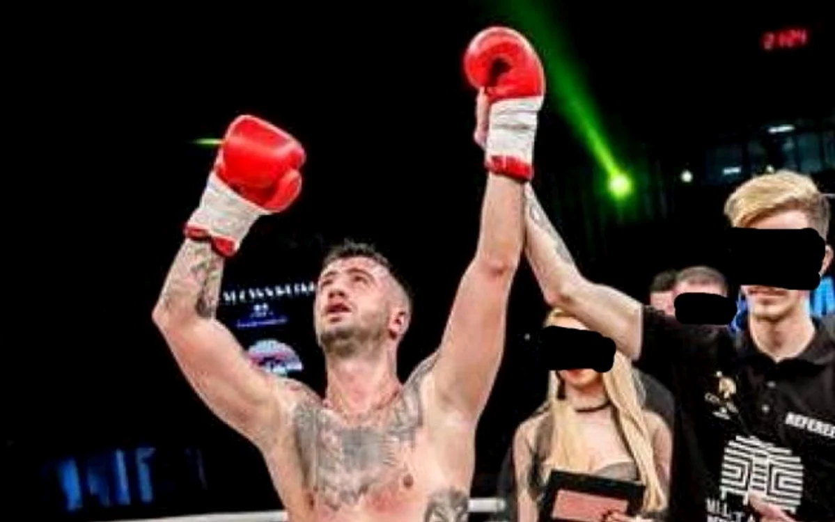 
    Luptătorul Adrian Florea pe vremea în care nu contau decât competițiile sportiveFoto: facebook/arhiva personală  