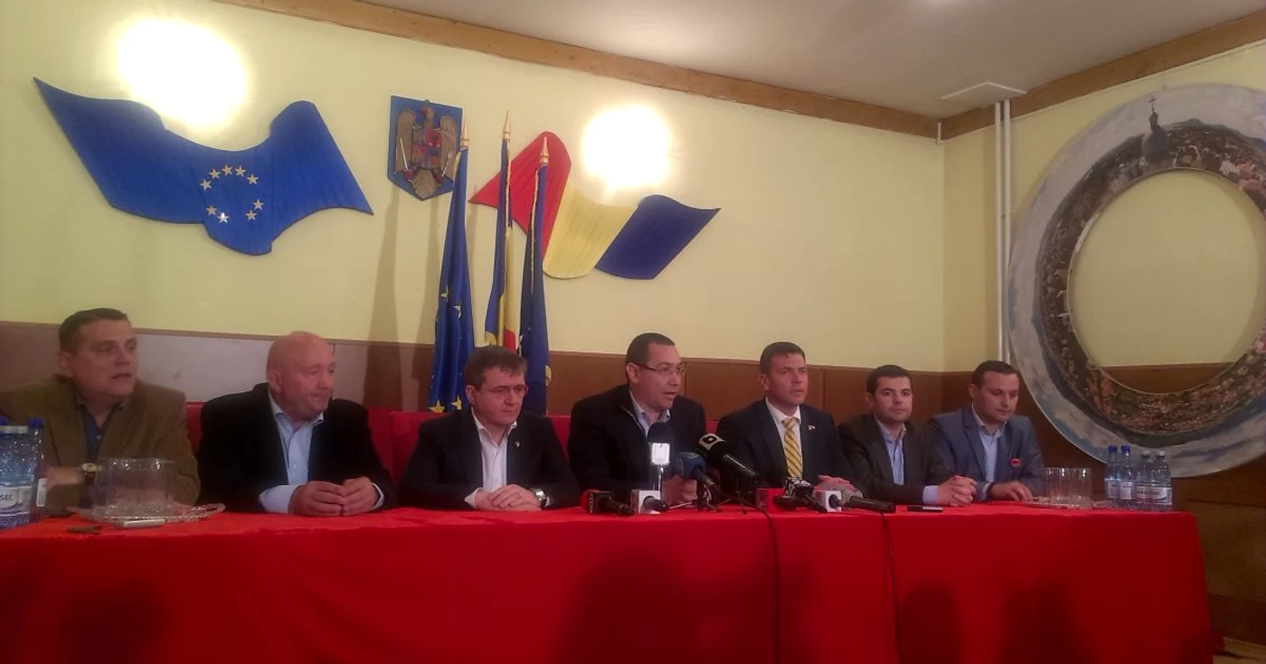Ovidiu Silaghi a devenit, începând de azi, membru al PSD Satu Mare şi va candida pe listele USL pentru postul de deputat din Colegiul II   FOTO  Cristina Cîcău