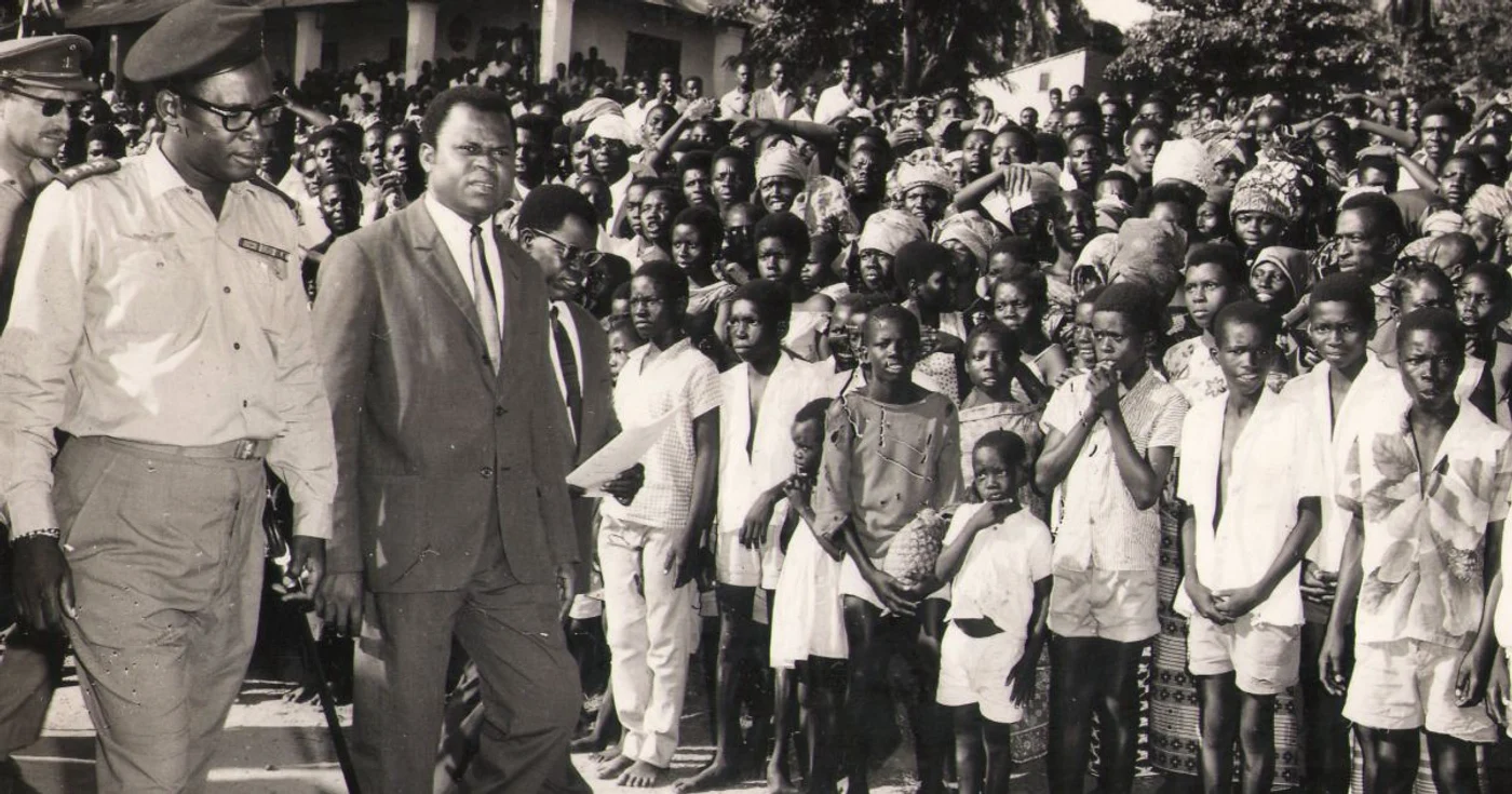 Mobutu
Sésé Seko (stânga), un dictator avid de „băi de mulţime“, ca şi Nicolae Ceauşescu