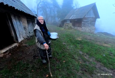 Sateanca din Obarsia Foto Daniel Guță jpg